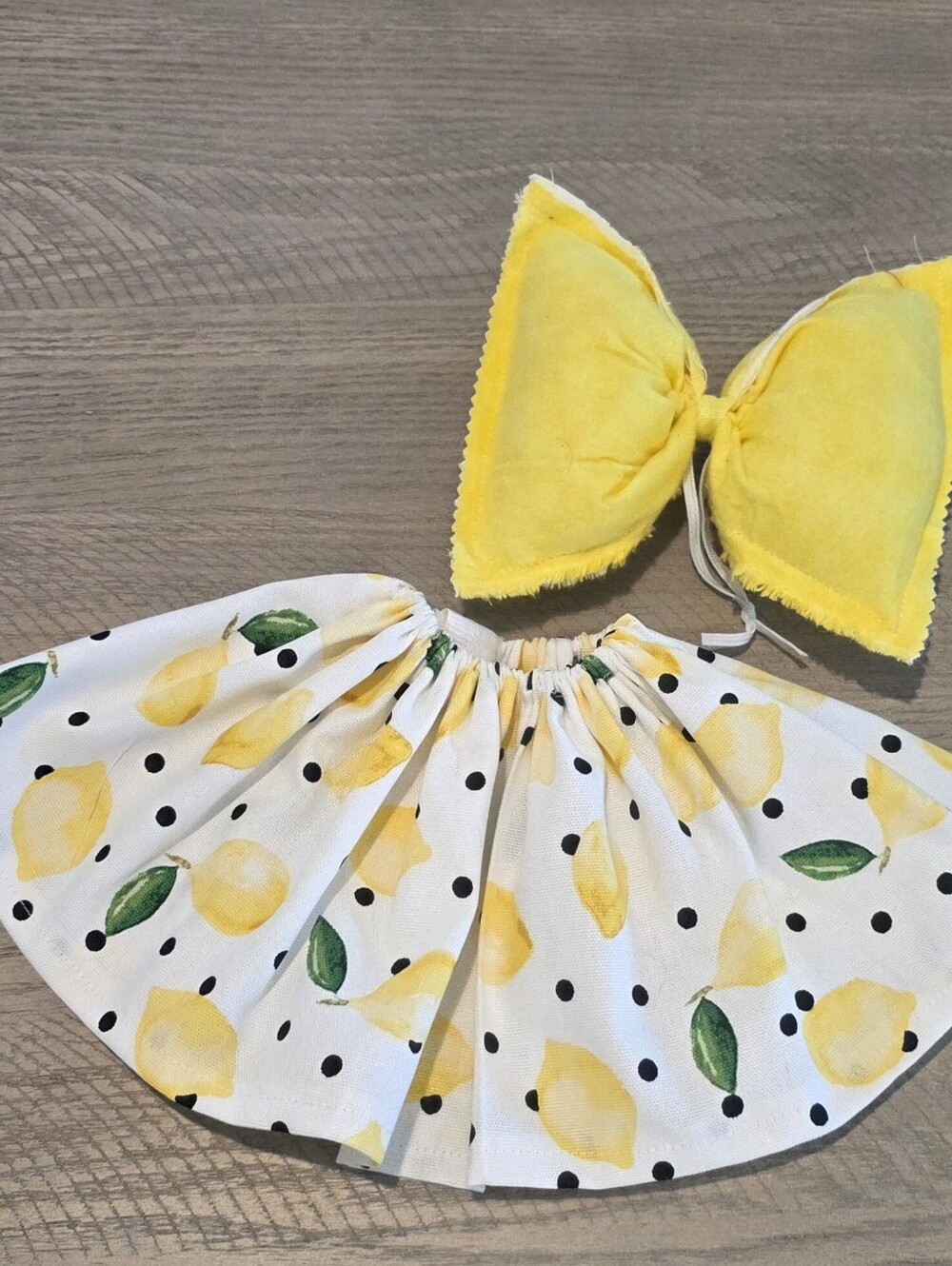 19" Handmade Lemon Print Skirt and Yellow Bow Set For Porch Goose!!